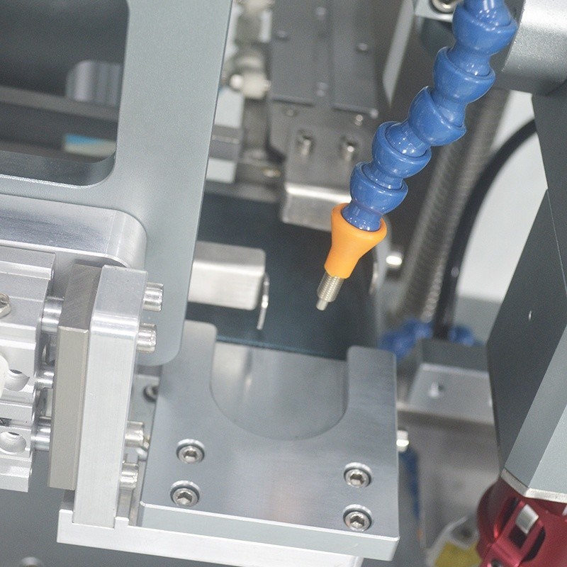 Μηχανή κάλυψης μονής κεφαλής με ταχύτητα με προσαρμόσιμο μέγεθος κεφαλής και ελεγχόμενη ροπή