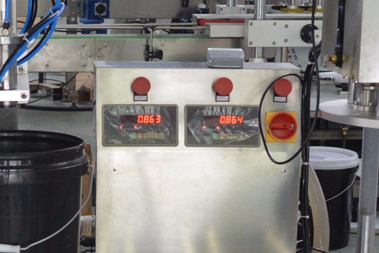 Φθηνή 150 KG ημιαυτόματη μηχανή βάρους γεμίσματος με κινητήρα πυρήνα εξαρτημάτων
