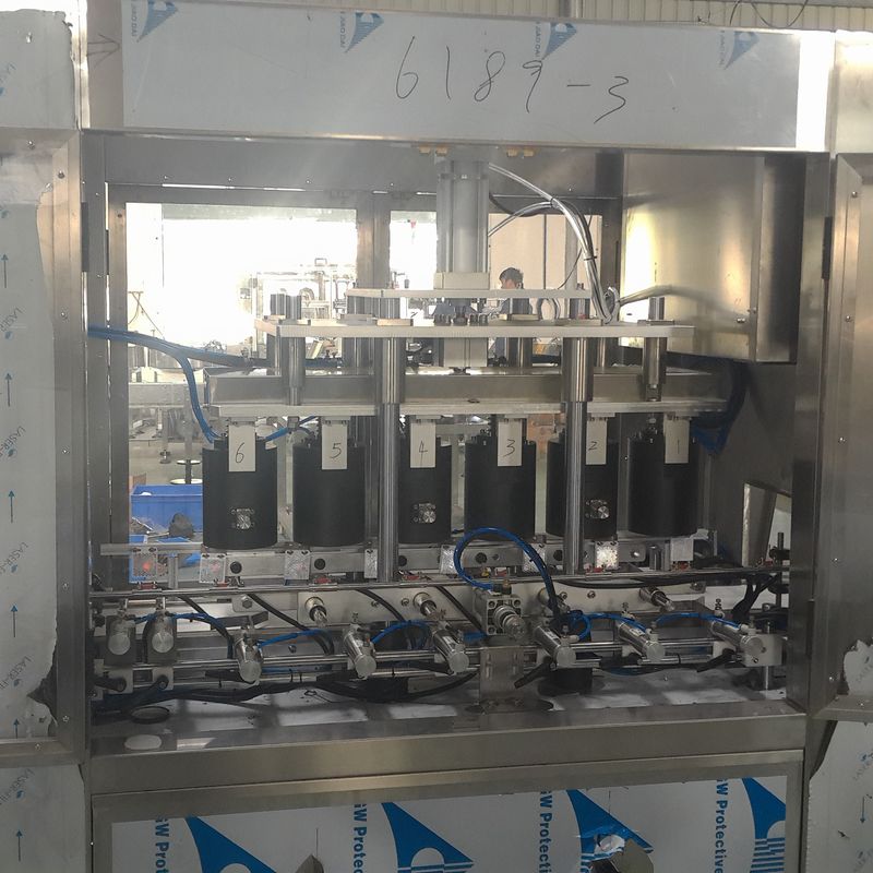 2400-3000 μπουκάλια την ώρα αυτόματο γραμμικό τύπο γυάλινο μπουκάλι βάζο μεταλλικό τσιμέντο κενό σφραγίσματος συσκευή κάλυψης