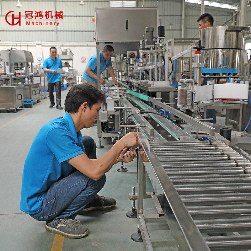 Μηχανή αυτοματοποιημένης κλειδώσεως και κάλυψης για γυάλινα μπουκάλια/βάζα ηλεκτρικού τύπου